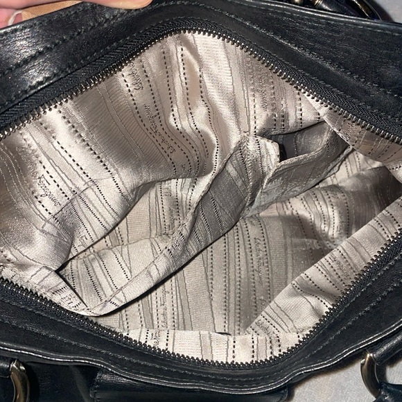 Authentic leather Ferragamo Purse - Picture 14 of 16